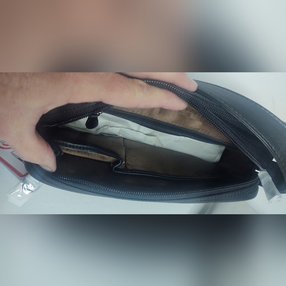 NWT ili New York Leather Organizer Crossbody - Picture 10 of 16